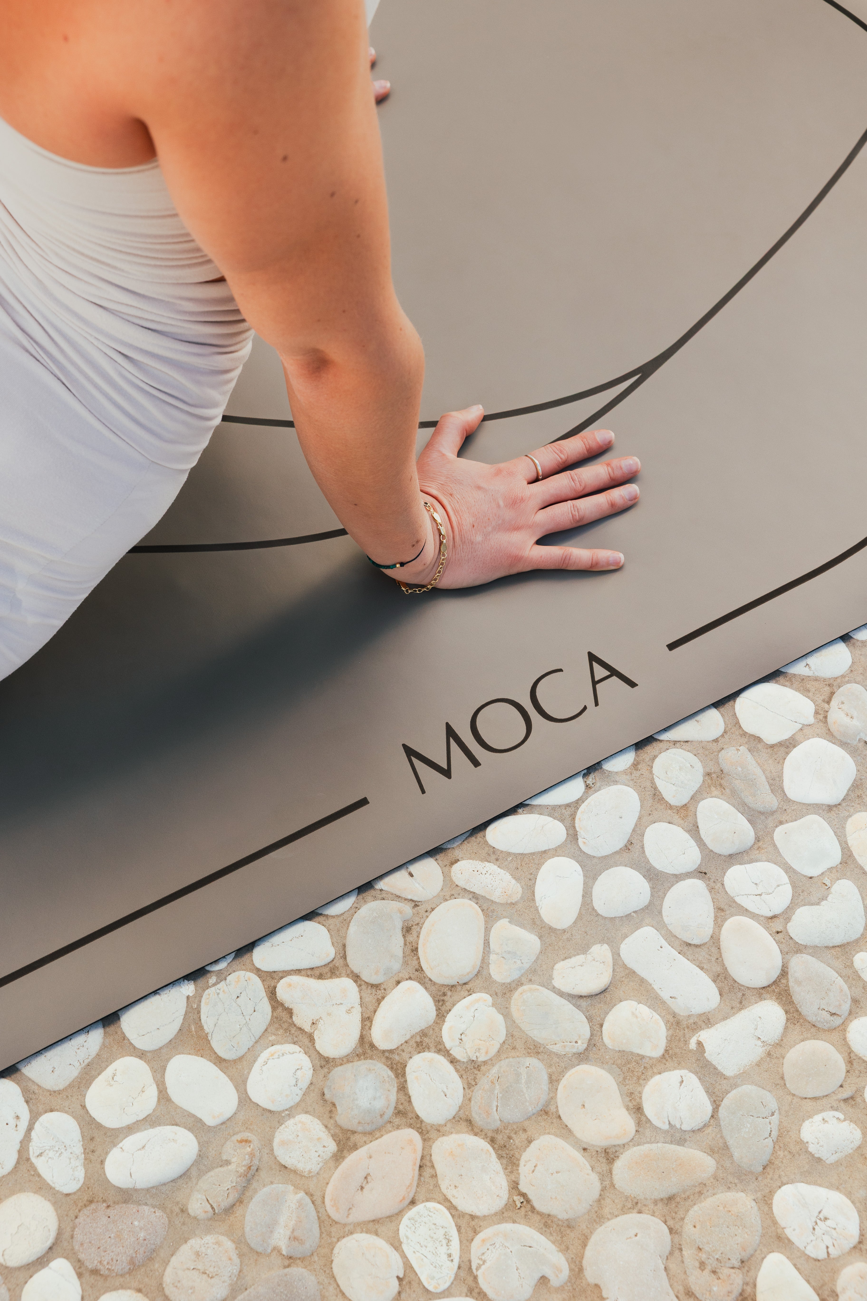 Contacto MOCA | Descubre nuestras esterillas de yoga premium
